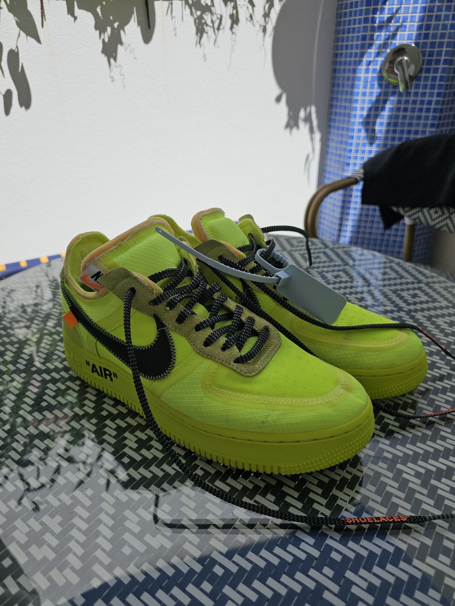 Nike Air Force 1 Off-White Volt