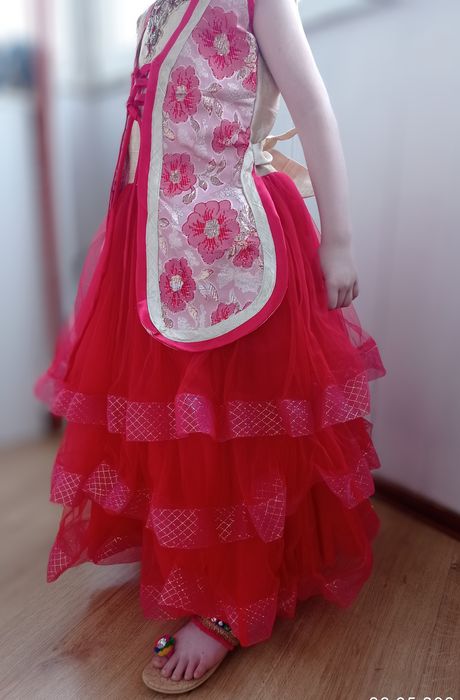 Святковий лук. Вечірнє бальне плаття та аксесуари