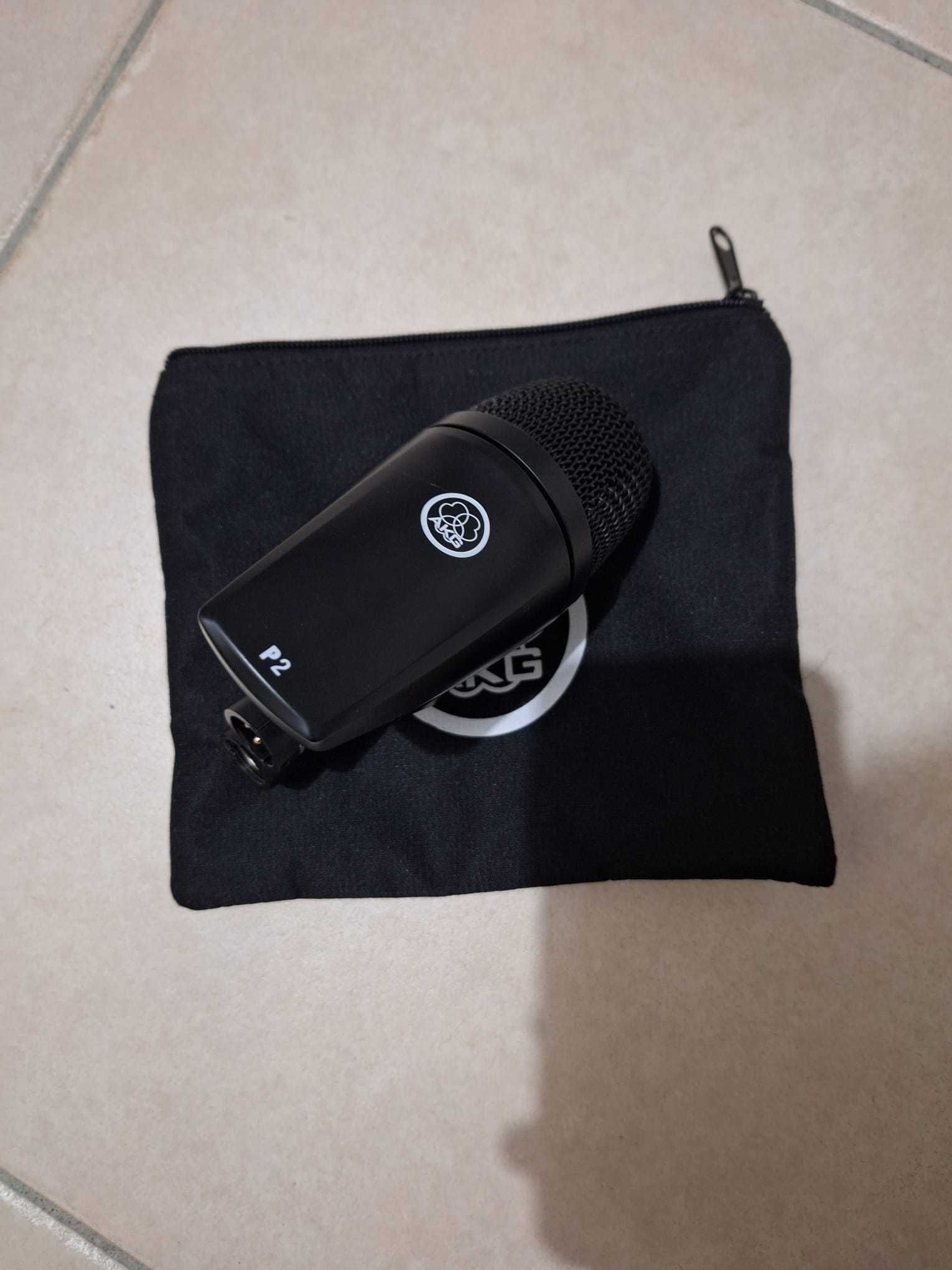 AKG P2 Microfone Dinâmico Para Instrumentos Graves