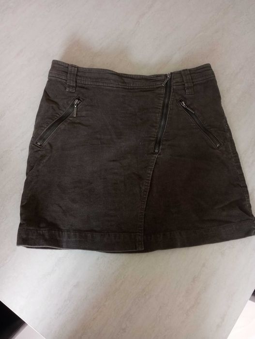 Spzedam śliczną, sztruksową spódnicę marki Next