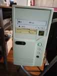 Retro komputer z monitorem