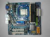 Phenom X3 8650  Gigabyte GA-MA785GM 4Gb