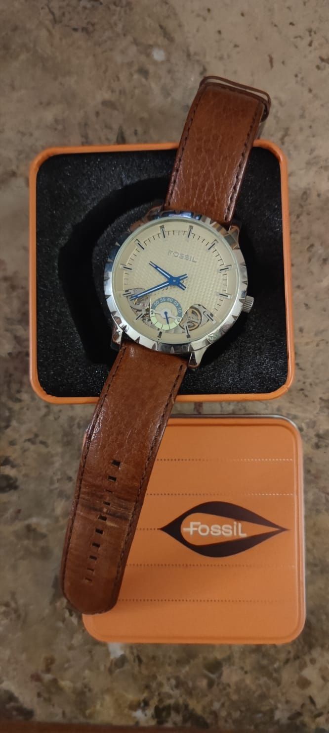 Relógio analógico masculino marca Fossil