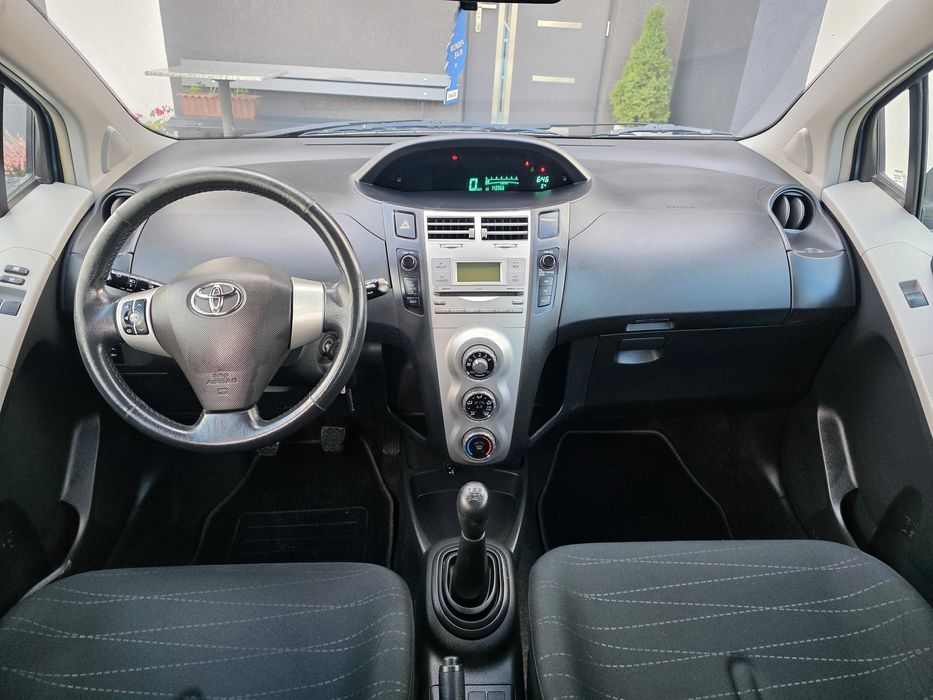 Toyota YARIS 1.3 Benz 87KM KLIMA 2006r z Niemiec Super STAN Polecam !!