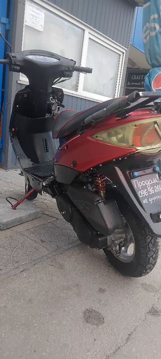 Продам скутер "Китаец 80кубов"едет очень бодро.с документами