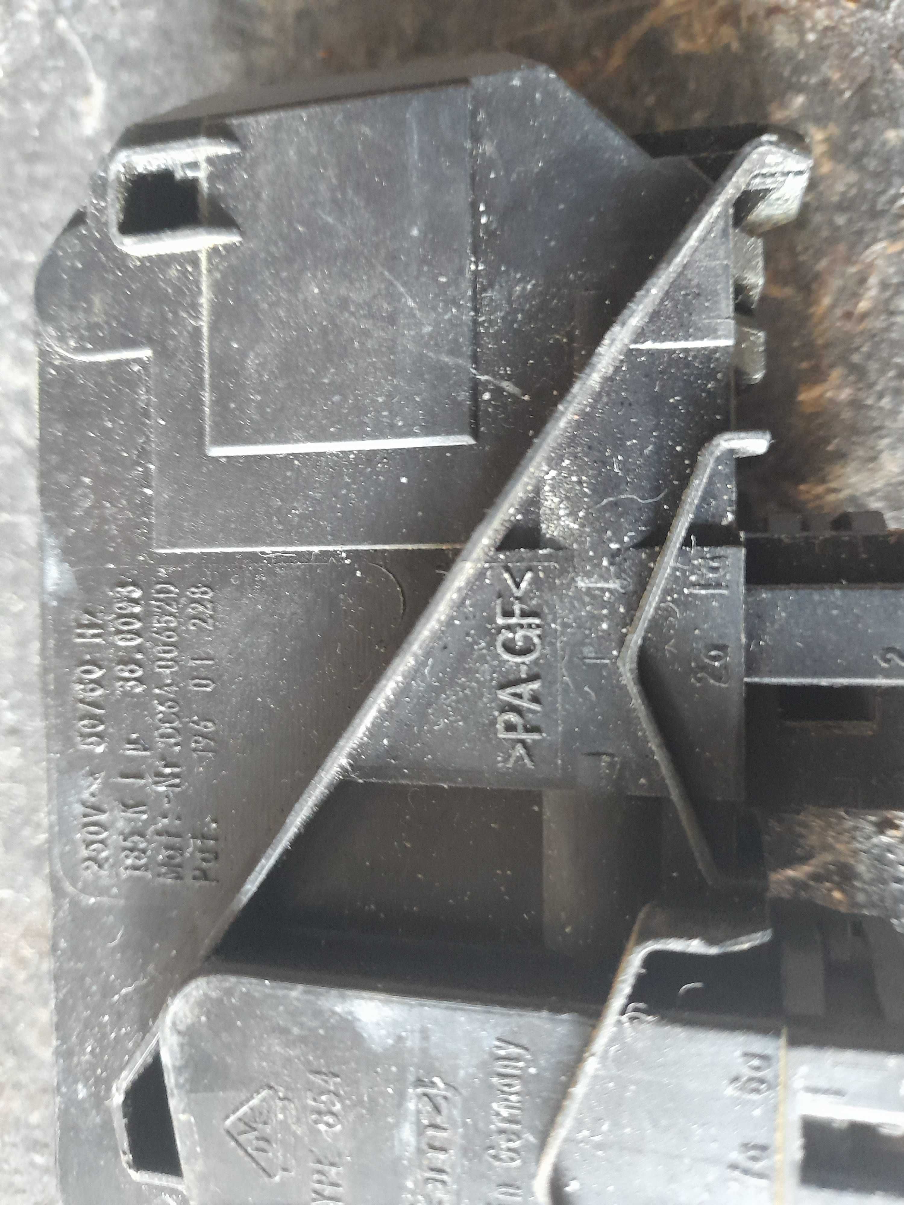 Fecho de uma porta de máquina de lavar de Marca JOCEL