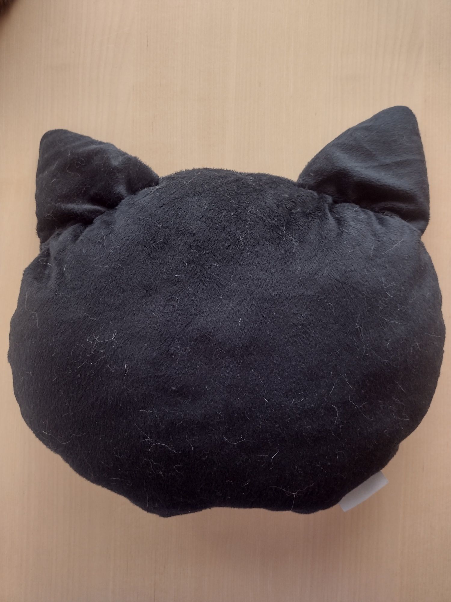 Poduszka czarny kot (kot z wąsem)