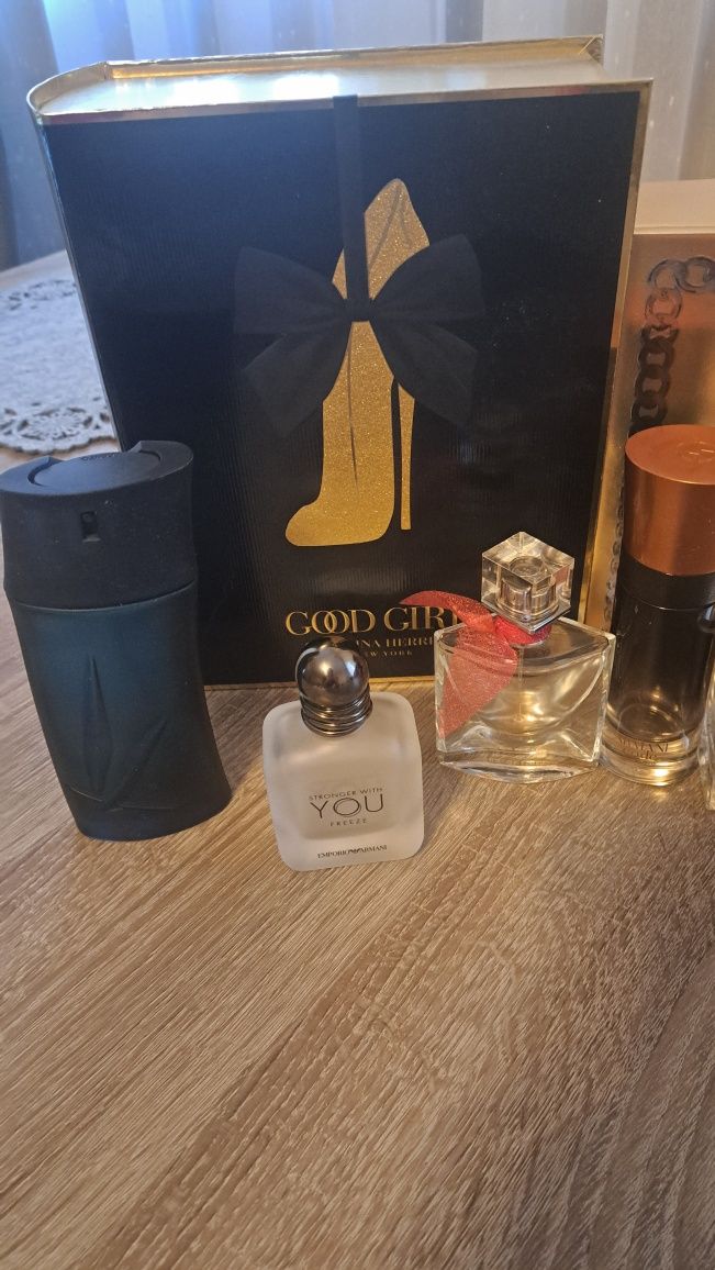 Flakony po oryginalnych perfumach plus 6 pudełek prezentowych