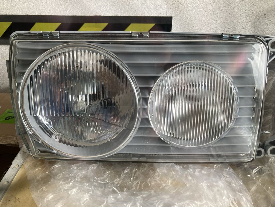 Optica Esquerda/Direita Mercedes Benz W123