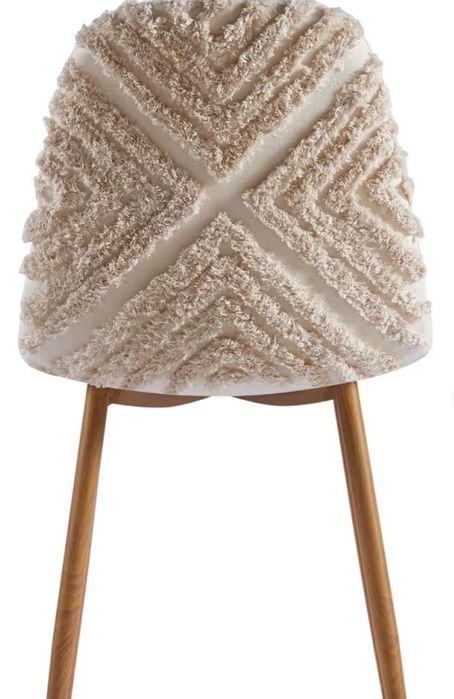 Cadeiras boho bordadas atras homestaging