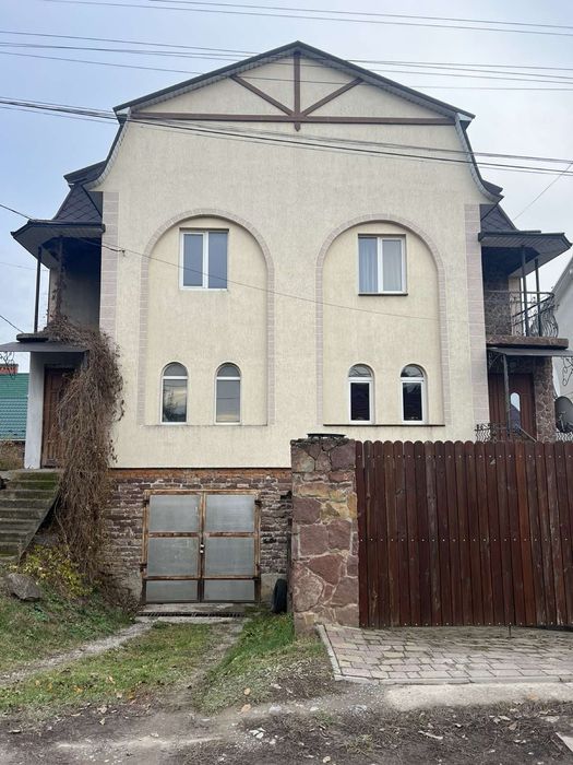 Продається частина новозбудованого 2-поверхового будинку. Чортків