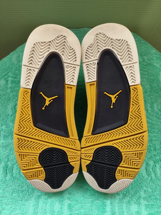 Кросівки Nike Air Jordan 4 Retro - 40,5 розмір.