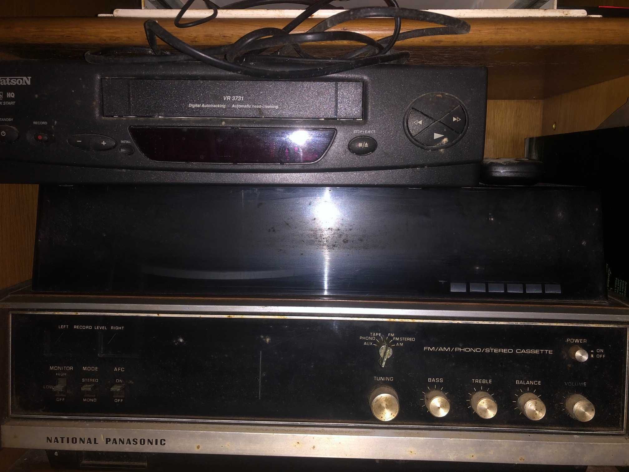Gira Discos, leitor cassetes e rádio Vintage