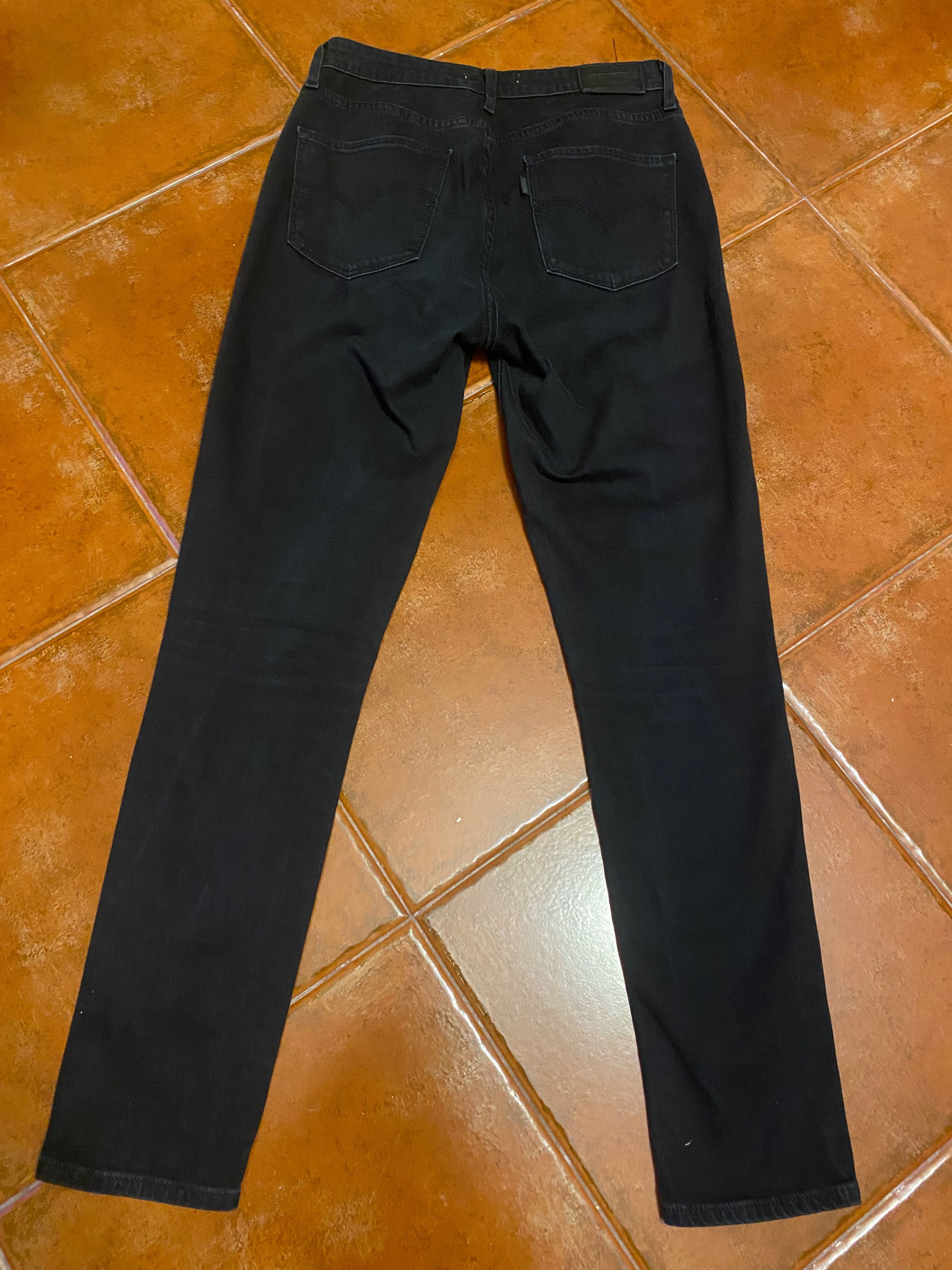 Calça marca Lev’is em ótimo estado