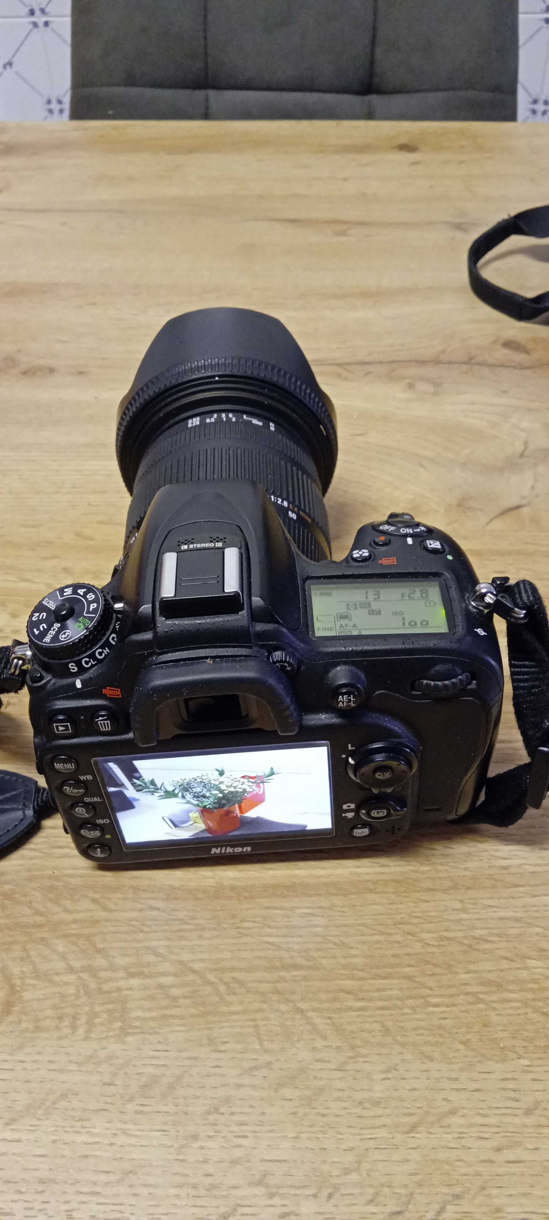 Nikon D7100 imaculada com 26.914 disparos, mais extras