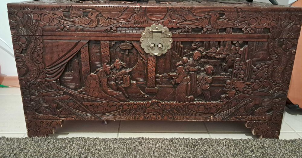 Vendo Mala de cânfora antiga