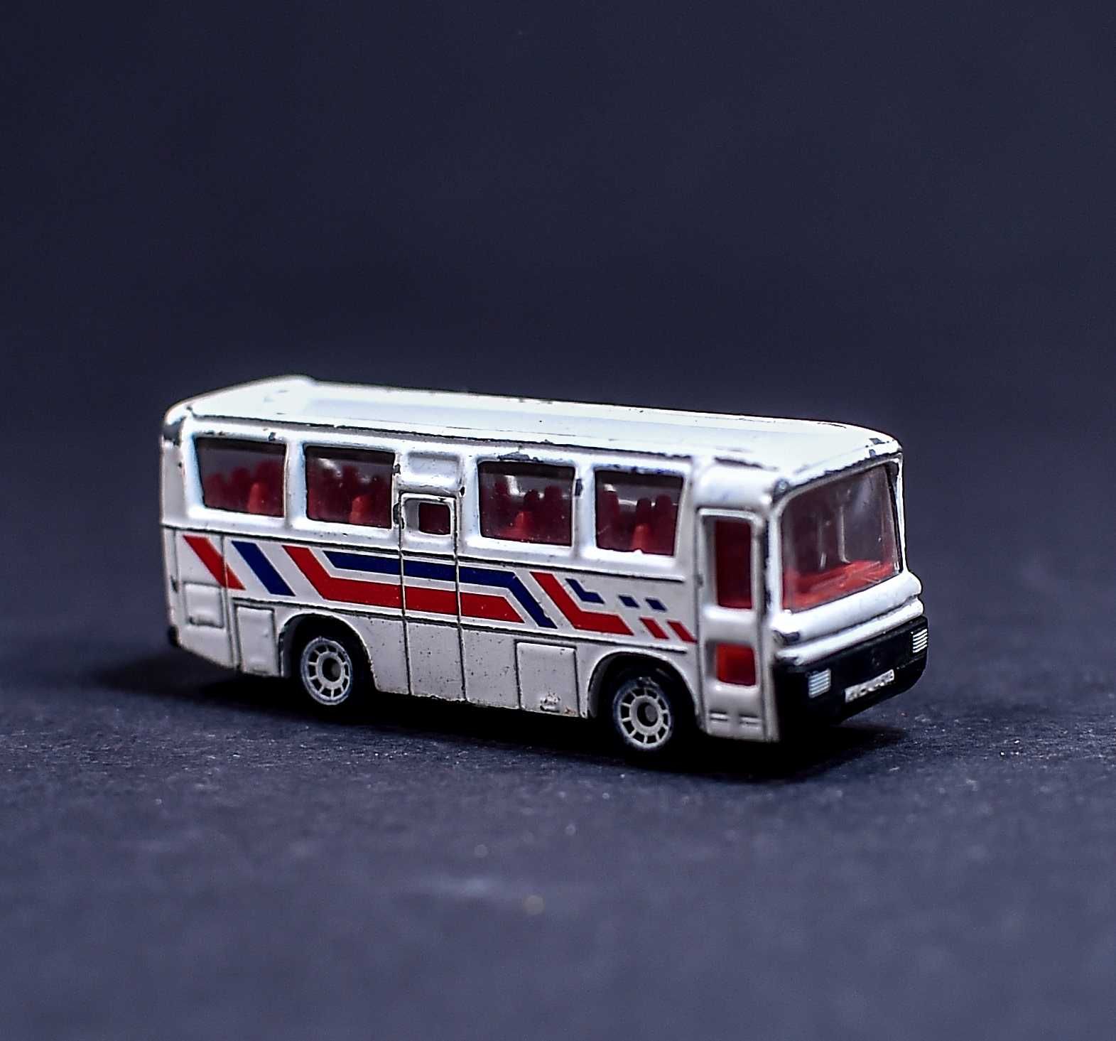 Samochodzik # Siku Mercedes-Benz Coach Bus - 1:64 Scale