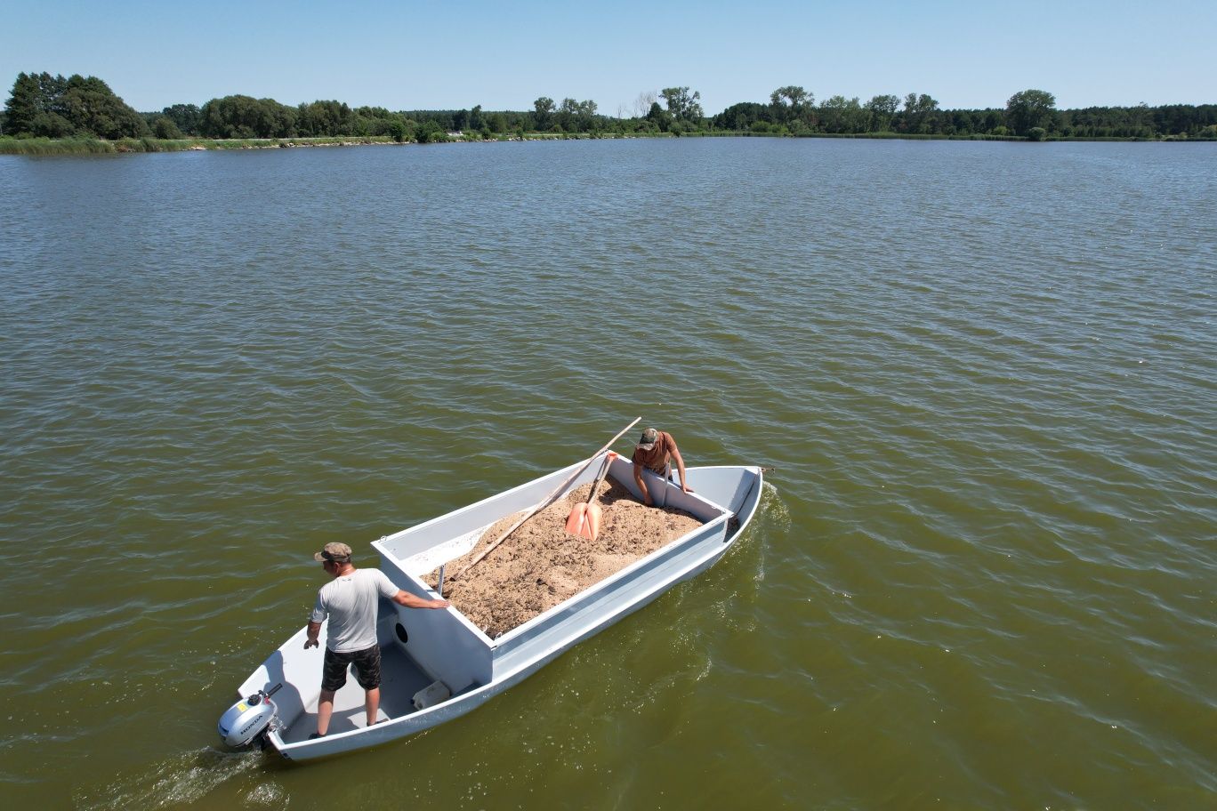 Łódź paszowa / karpiowa / samowyładowcza 2200kg