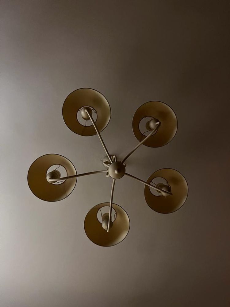 Żyrandole/ lampy