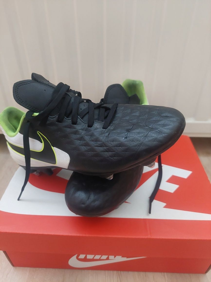 Korki  Nike Tiempo roz 40