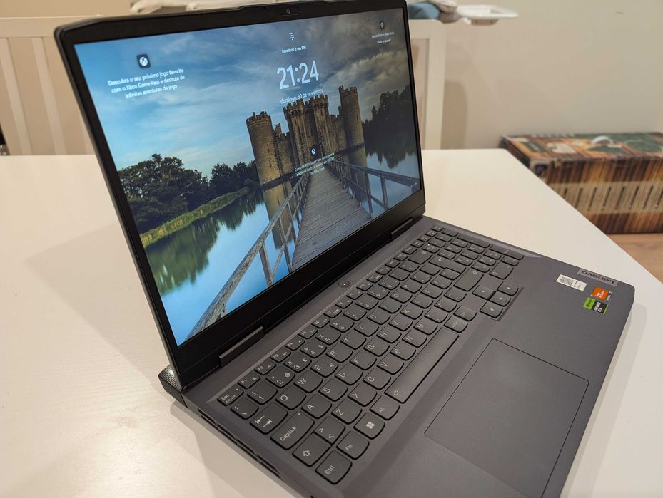 Portátil Lenovo LOQ Gaming 15APH8-614