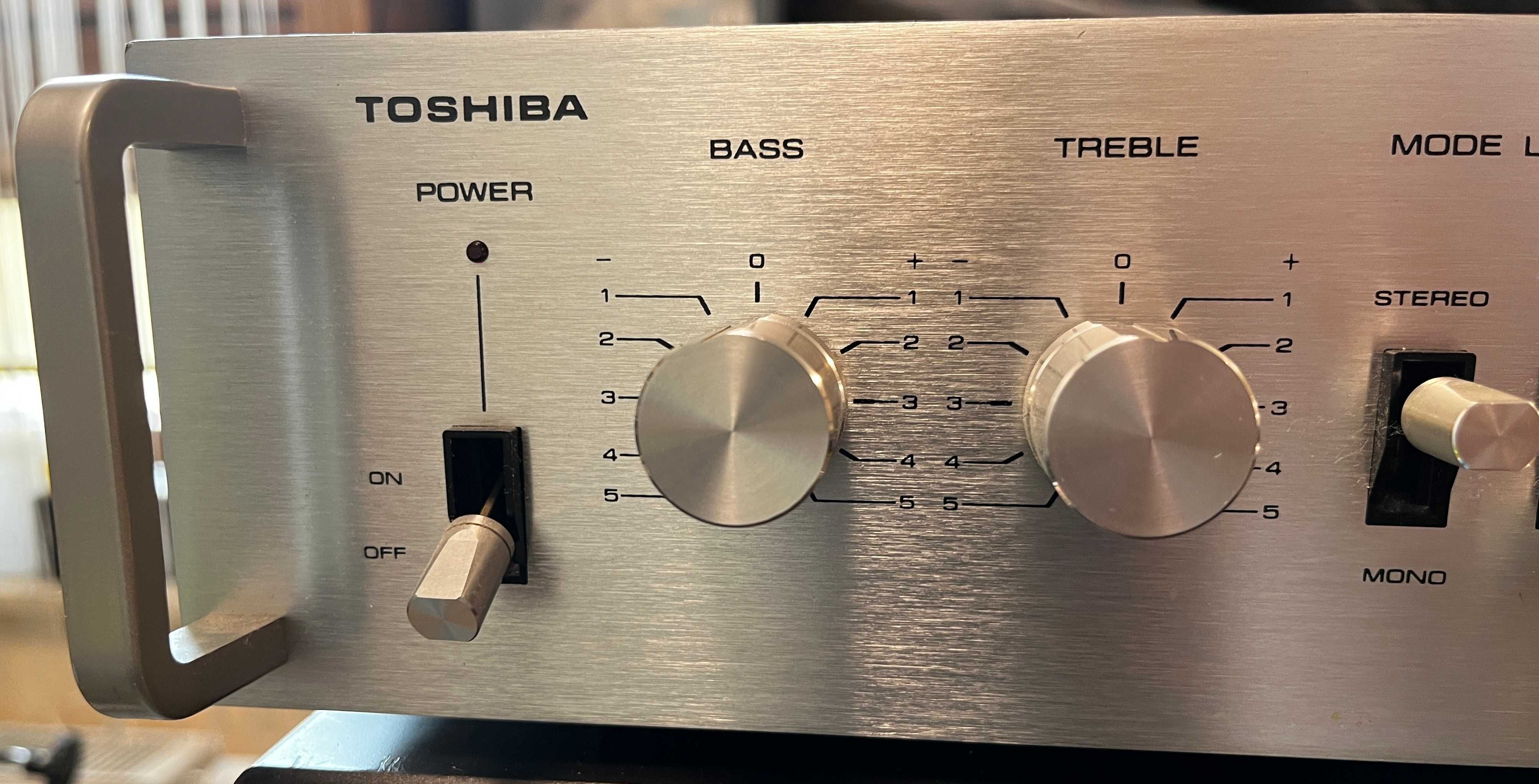 przedwzmacniacz Toshiba SY-330