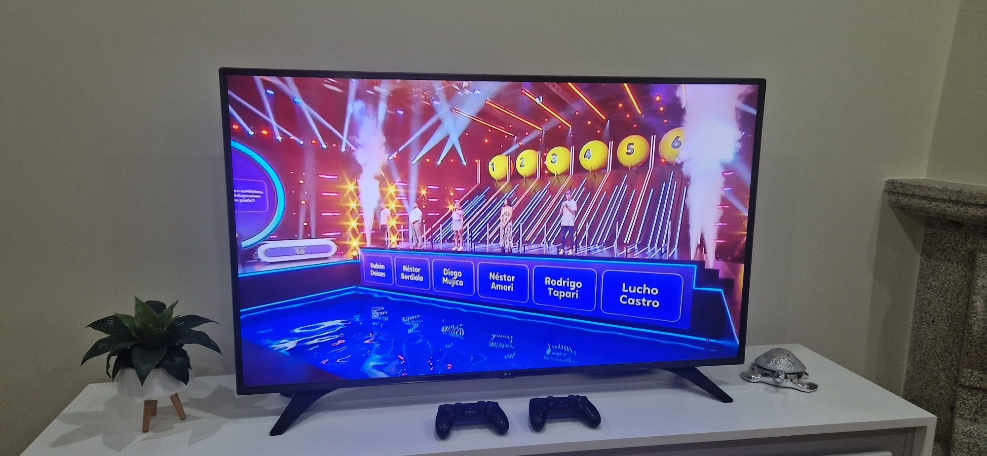 Smart tv LG 55" em muito bom estado