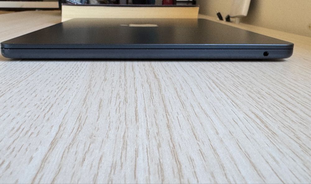 MacBook Air M2 (2022) - 256GB SSD / 8GB RAM - Como Novo - €790