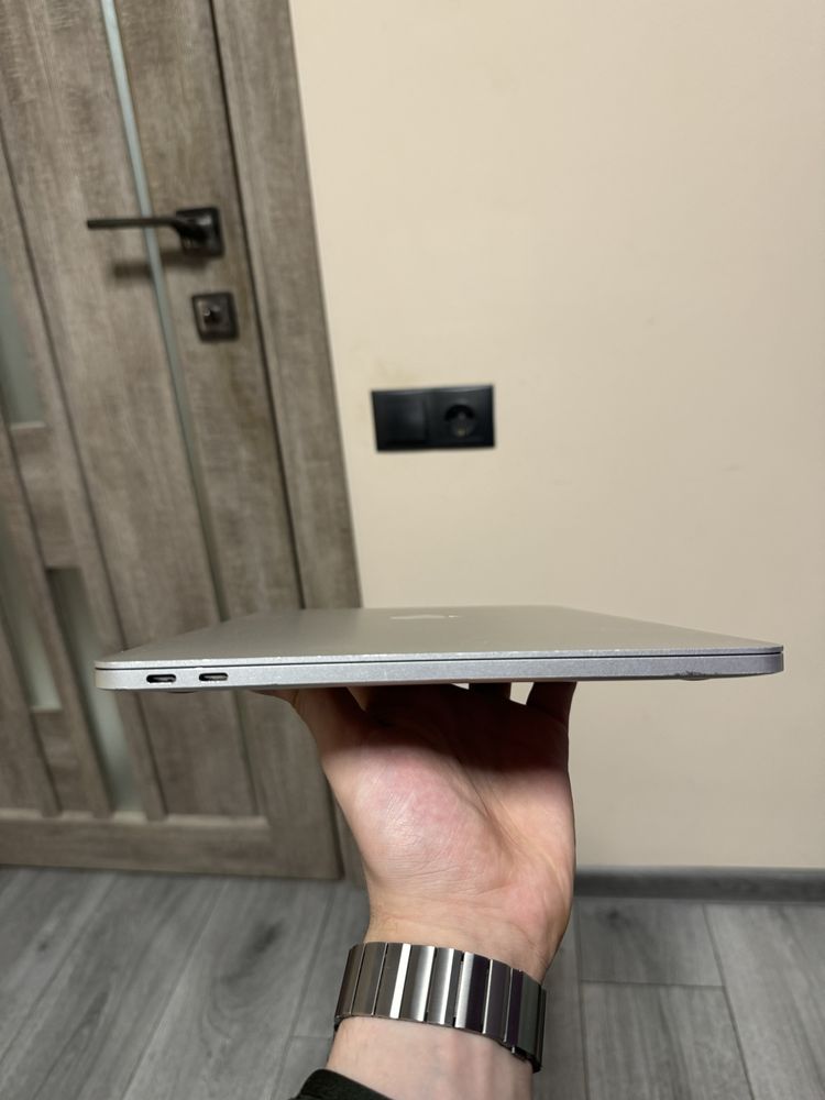 Macbook pro 13 2017 core i5 2.3ghz 16/512gb