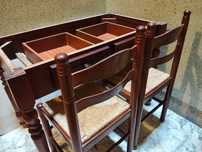 Mesa de cozinha em mogno