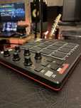 Controlador MIDI Akai mpd 218