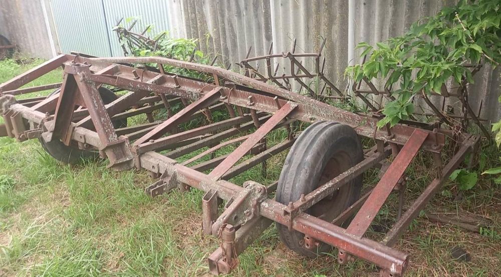 Продам плуг ,культиватор