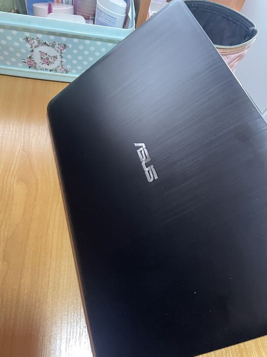 Продам ноутбук в робочому доглянутому стані.