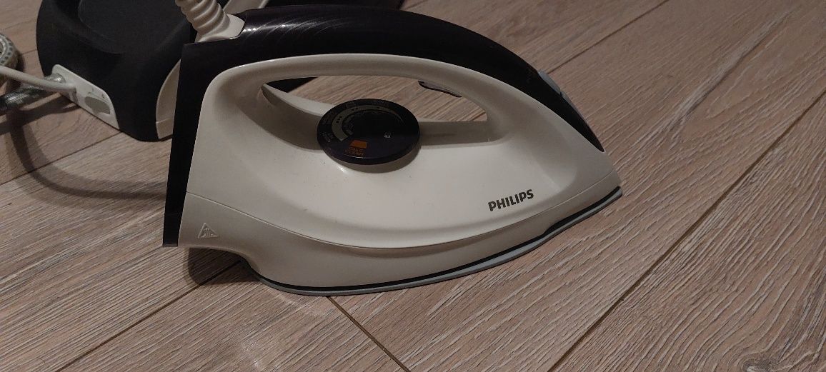 Żelazko PHILIPS HI5912 z generatorem pary