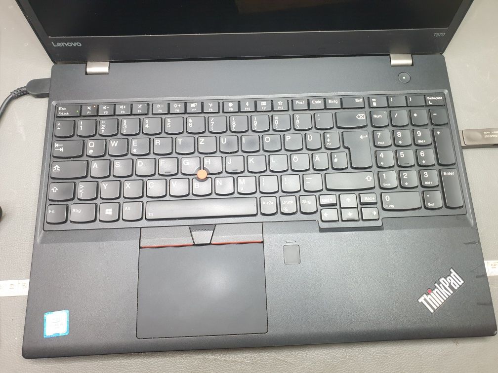 Lenovo ThinkPad T570 i5-7300U, сенсорна Full HD IPS
