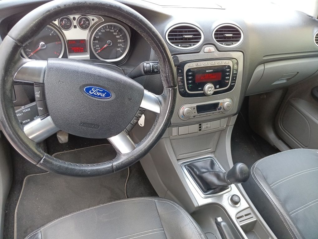 Foŕd focus 1600 diesel 5 lugares 5 portas Novembro 2008 impecável