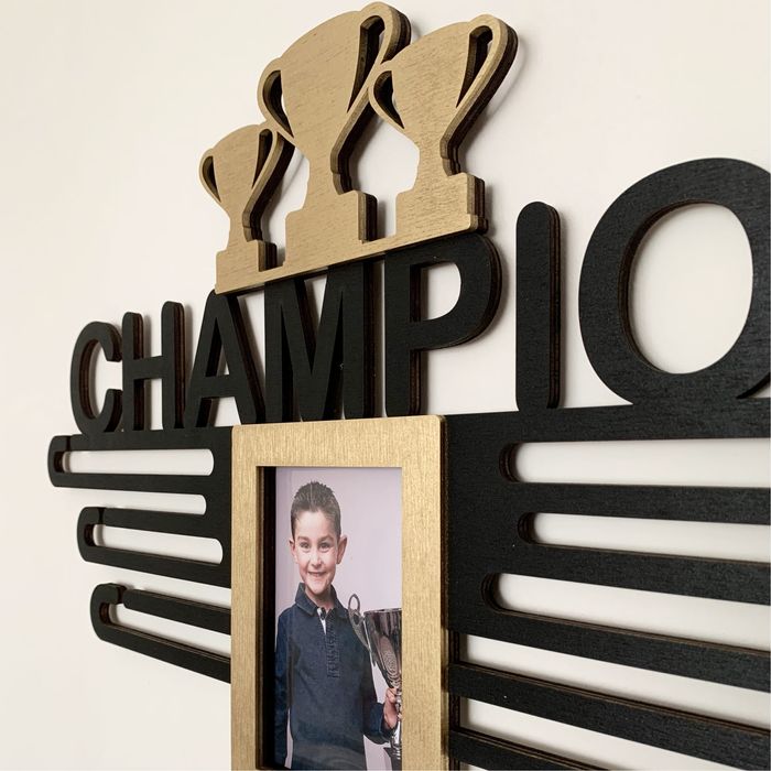 Медальниця Champion