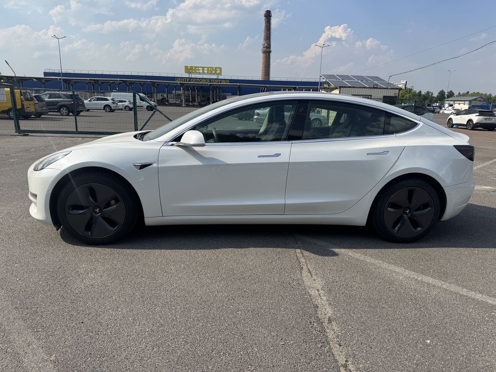 Продам TESLA Model 3 2020