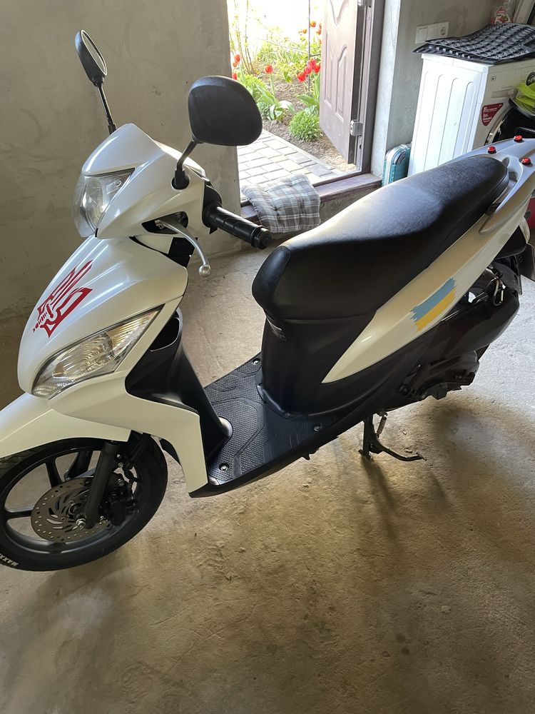 Продам скутер Honda Dio 110 кубів