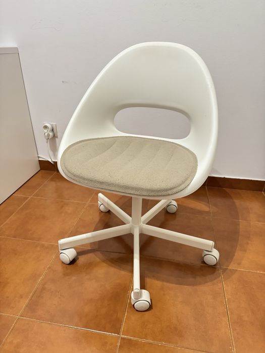 Cadeira de escritório IKEA – design moderno e confortável