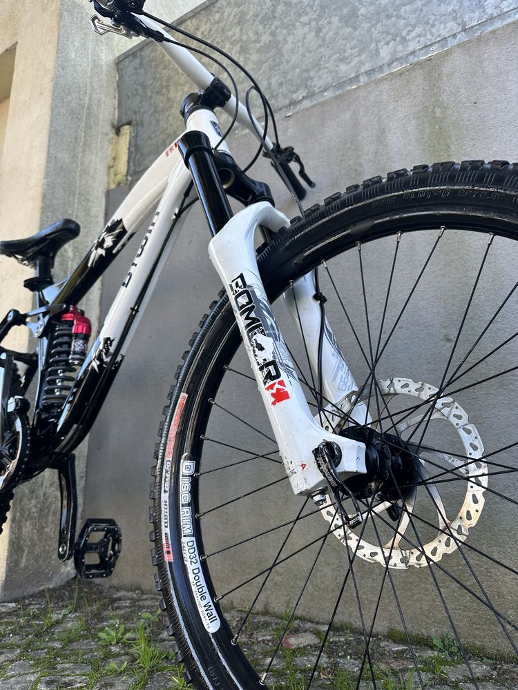 Bicicleta FR10 downhill