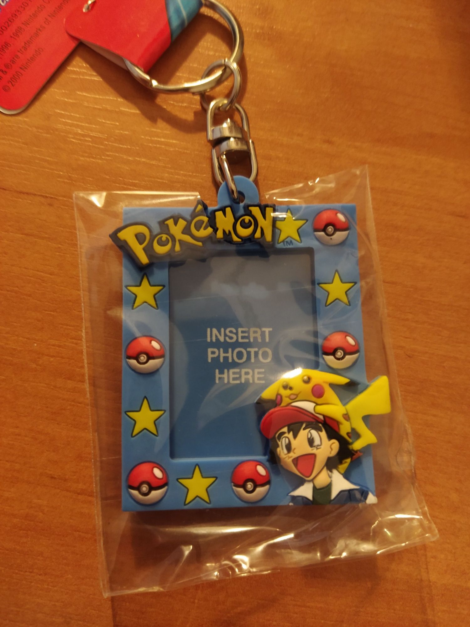 Breloczek ramka na zdjęcie Pokemon Ash i Pikachu