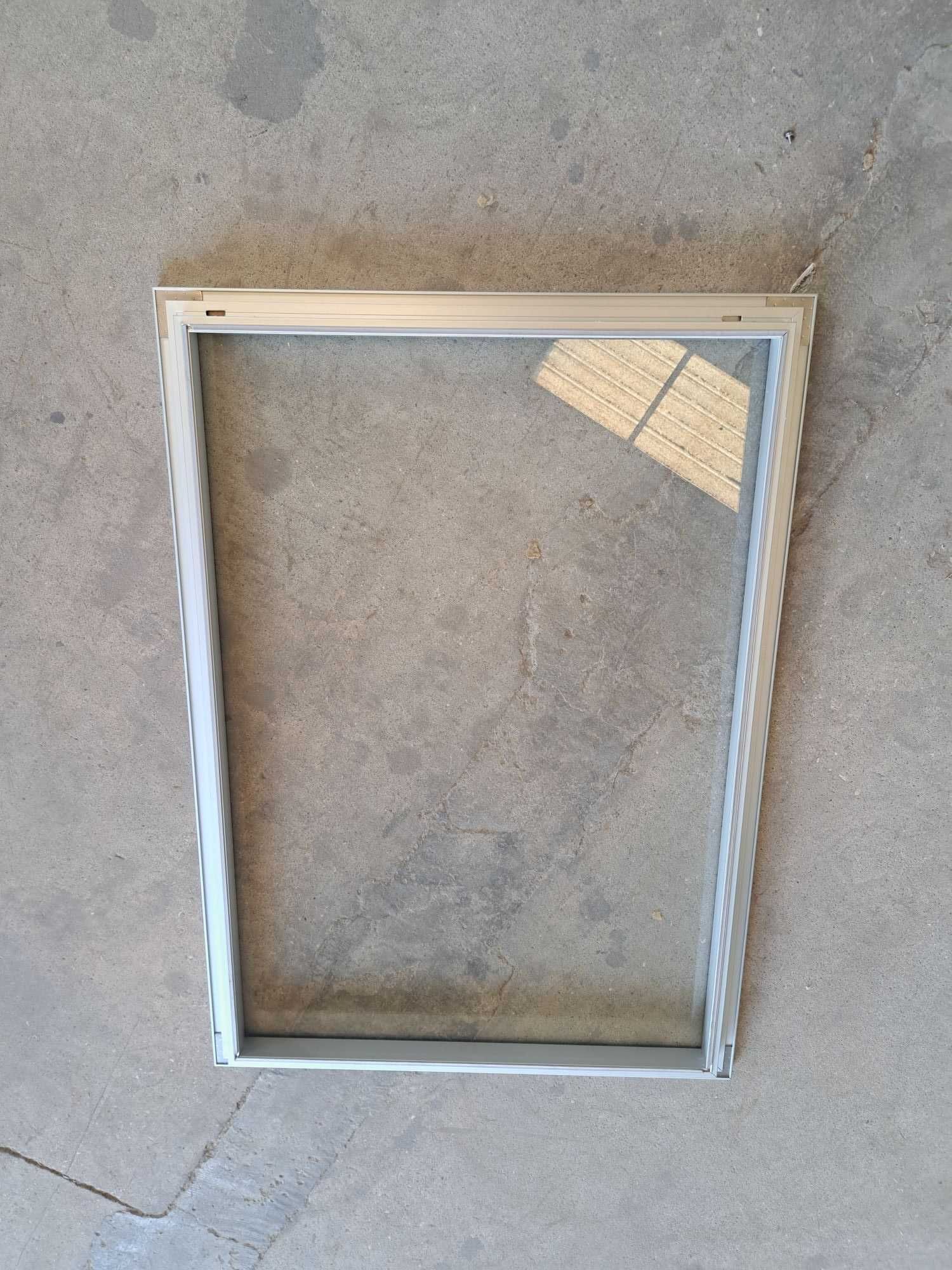 Vendo janelas em alumínio com vidro