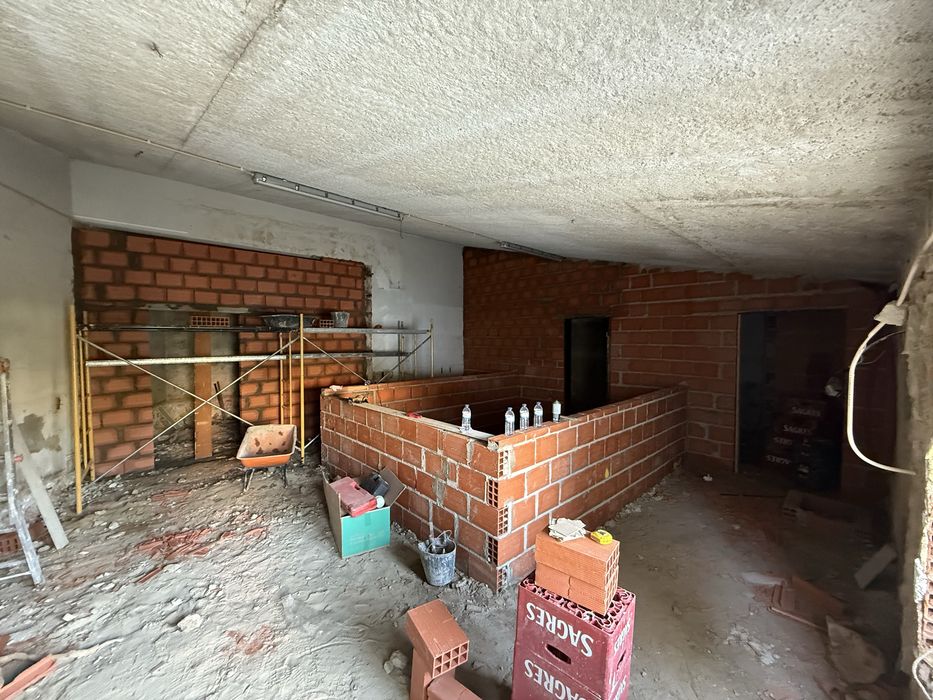 Fazemos trabalhos de construção civil