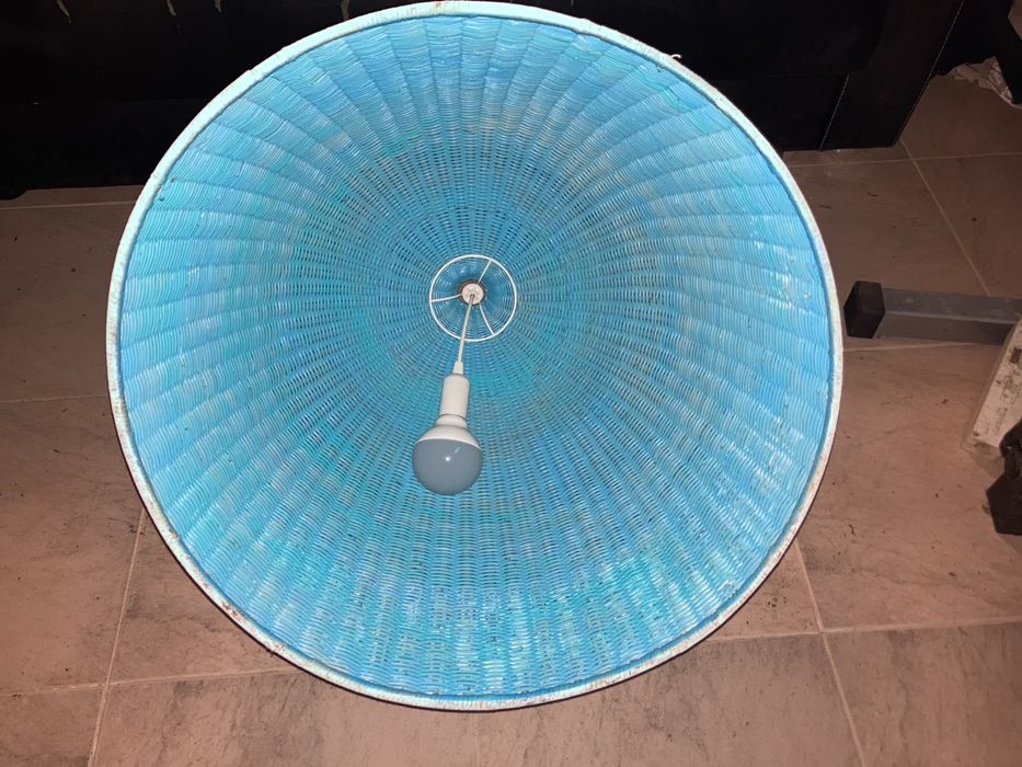 Candeeiro grande em palhinha