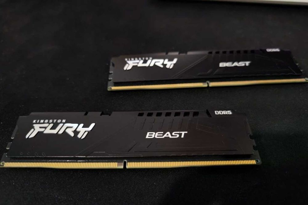 Kingston FURY 32 GB DDR5 (2x16GB) Hynix A Die 6000 MHz FURY  Новая