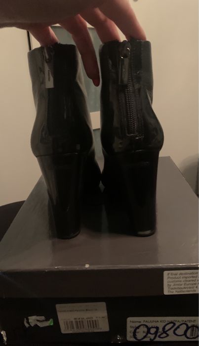 Skórzane czarne botki damskie Calvin Klein 38