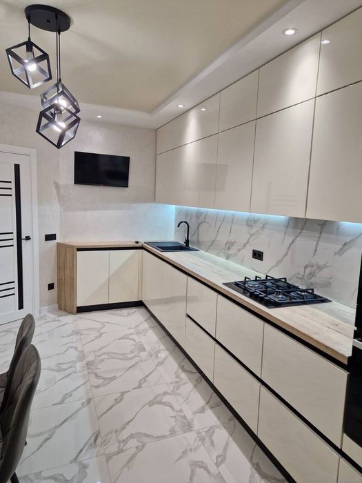 Оренда 2 км квартири поруч з центром