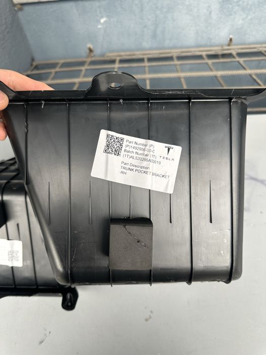 Карманы багажника Tesla Model Y. Кармани ляды Model Y