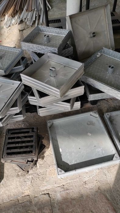 Tampas com aro para caixa saneamento e pluviais zincadas